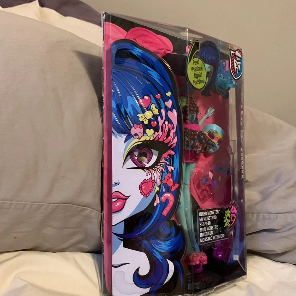 Monster High inner Monster Doll. New in Box. Rare. moving eyes + accessories. - Picture 10 of 10